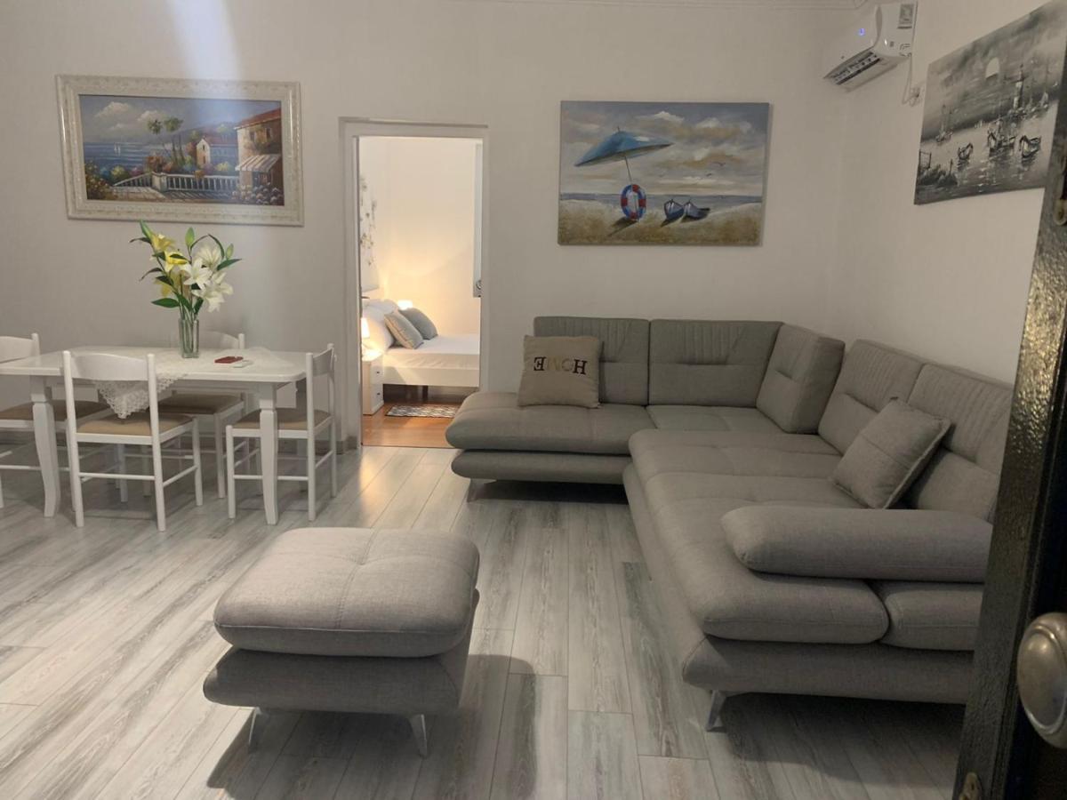 Vjola Apartments 2 Sarandë Dış mekan fotoğraf